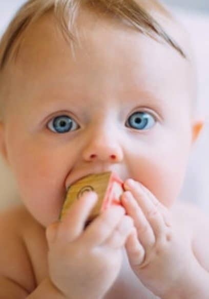Colin Maynard Baby Nuckeln Lutschen Zahnen Kinder Zahnarzt Milchzahn Öhringen